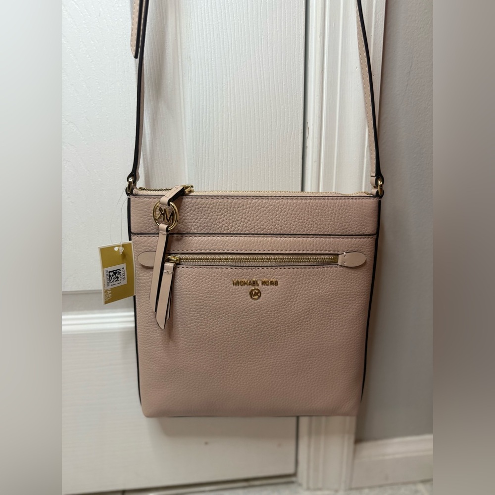 Michael Kors Jet Set Charm Flat Crossbody